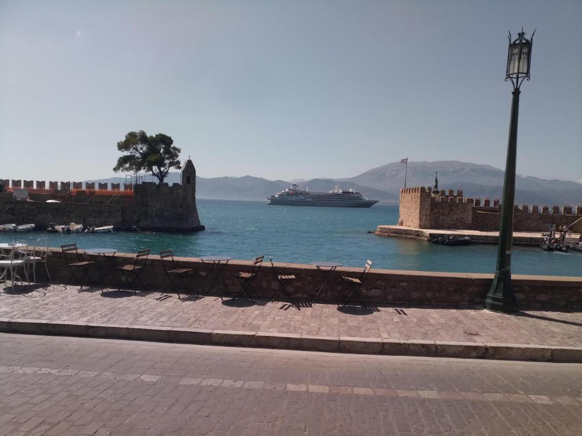 Nafpaktos Studio In Port Ιι Екстериор снимка